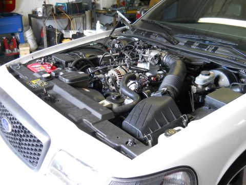 2003 Ford Crown Victoria photo