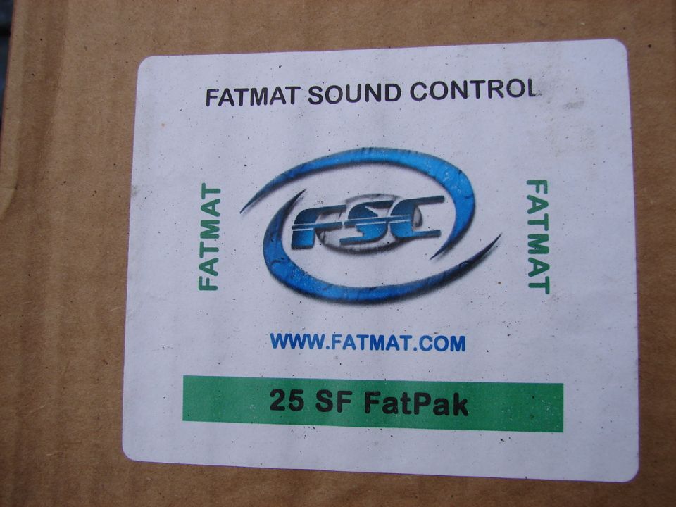 Sticker for Fatmat Sound Control, shows logo and website