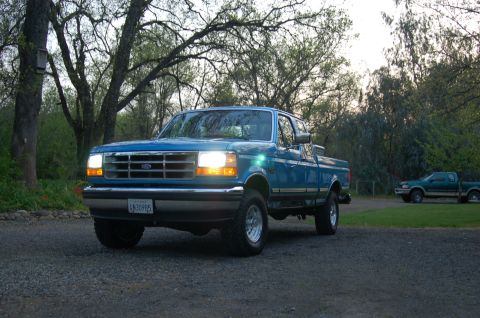 1992 Ford F-150 - HID headlights!