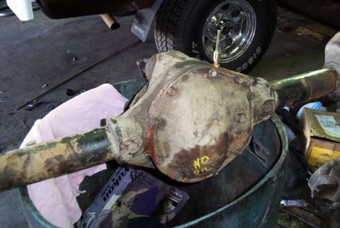 1988 Ford Bronco - A differential axle assembly is shown, with a yellow marking indicating 'NO OIL'.