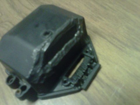 2011 Ford 427 - This is a damaged engine mount part, not a 2011 Ford 427.