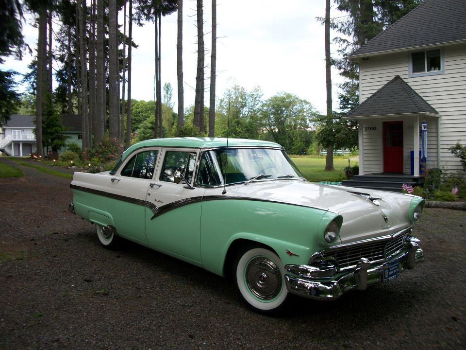 1956 Ford Fairlane “Meadowmist Mellow”
