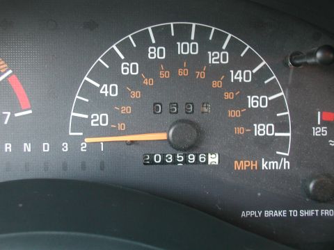 2002 Pontiac Grand Prix - The odometer on this 2002 Pontiac Grand Prix shows over 200,000 miles.