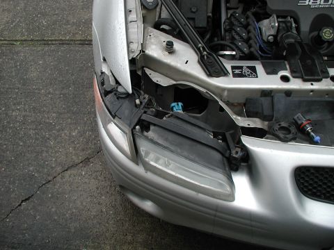 2002 Pontiac Grand Prix - Replacing the headlight bulb on a 2002 Pontiac Grand Prix.