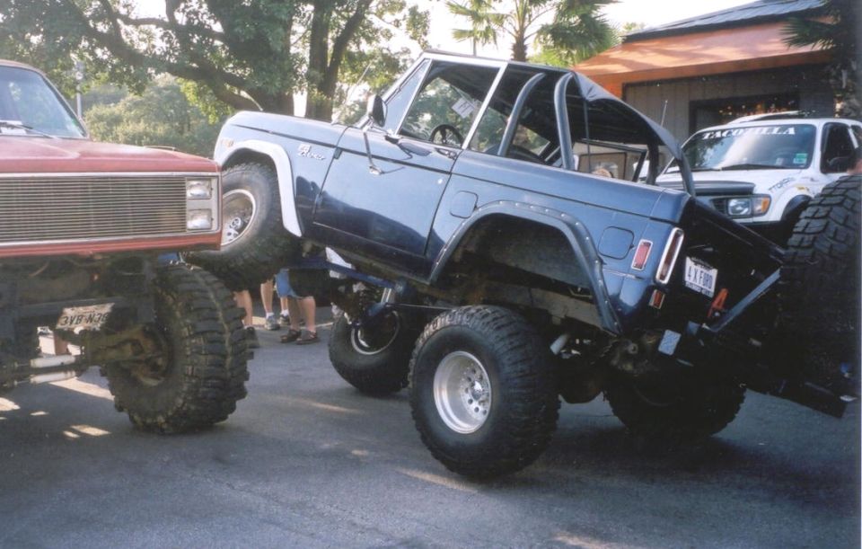 Wheel Stacking at Hooters on 44" Boggers