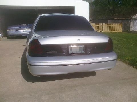 2000 Ford Crown Victoria photo