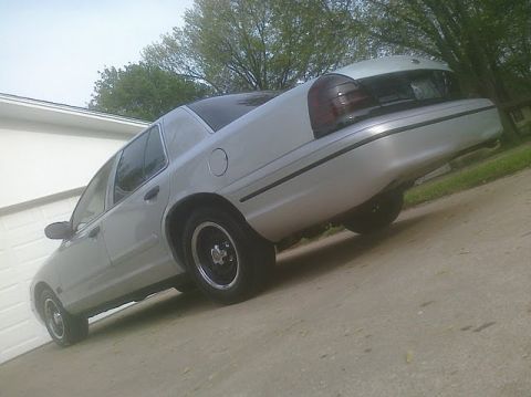 2000 Ford Crown Victoria photo