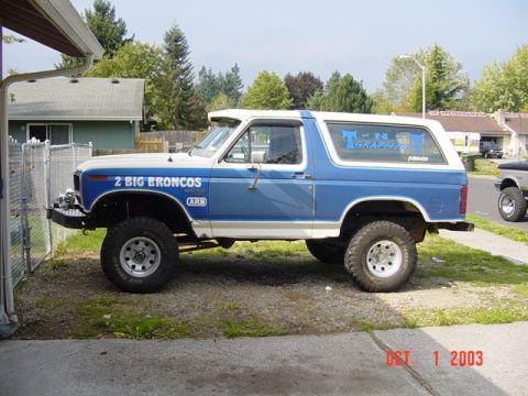 1989 Ford Bronco - Side shot