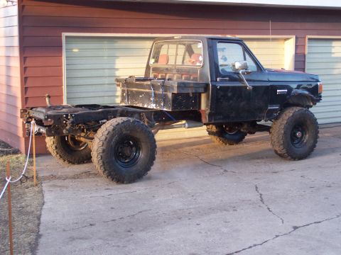 1988 Ford F-250 - This 1988 Ford F-250 shows its chassis and large off-road tires.