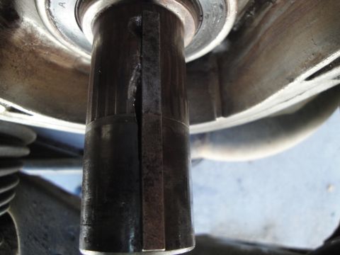 1995 Ford Taurus - Close-up view of a damaged splined shaft, showing a significant crack.