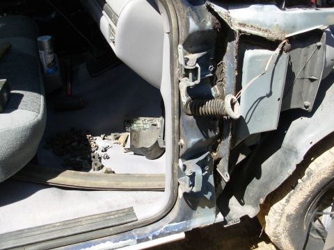 1995 Ford F-150 - About what you'd expect. The gasket has been smashed by the misaligned door for so long that it doesn't stand out & touch the door. I fille…