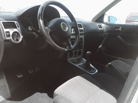 2001 Volkswagen Jetta - Interior view of a 2001 Volkswagen Jetta, highlighting the dashboard and seating.