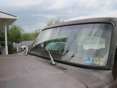 1979 Ford Bronco - Inspection stickers are visible on the windshield of this 1979 Ford Bronco.