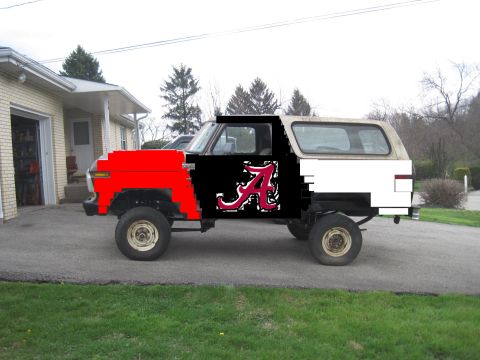 1979 Ford Bronco - This Ford Bronco has a custom paint job red, black with an Alabama 'A', and white sections.