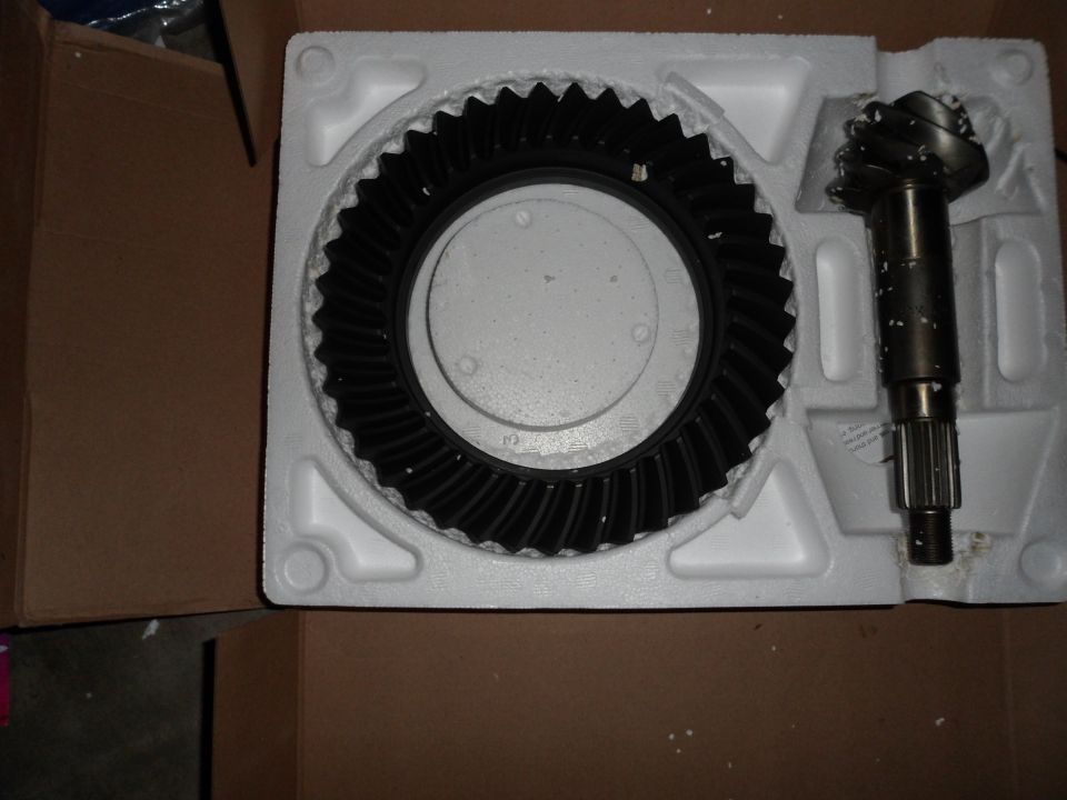Differential ring gear and pinion gear set in a box