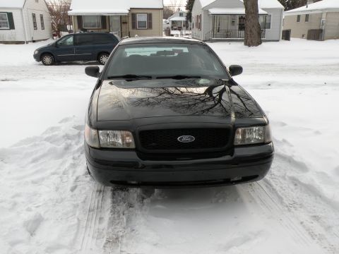 2005 Ford Crown Victoria photo