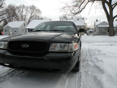2005 Ford Crown Victoria photo
