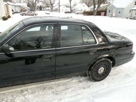 2005 Ford Crown Victoria photo