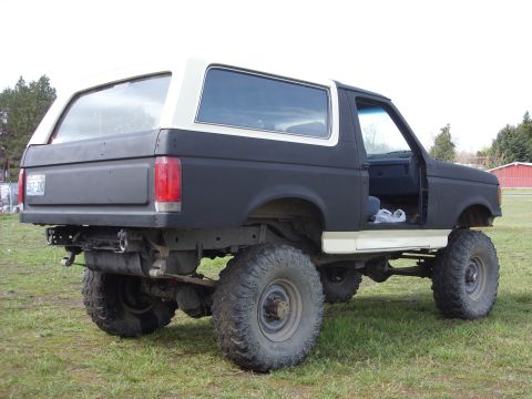 1988 Ford Bronco - This 1988 Ford Bronco has been modified with a lift kit and large off-road tires.