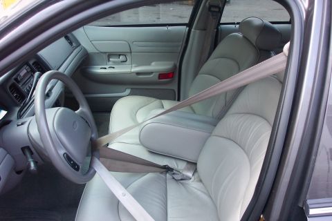 1998 Ford Crown Victoria photo