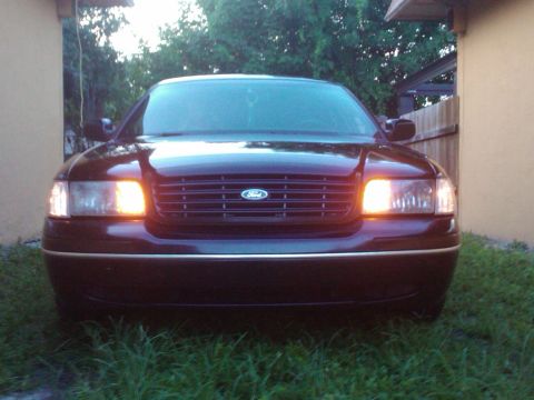 2001 Ford Crown Victoria photo