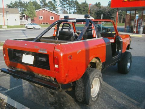 1978 International Scout II - This 1978 International Scout II is equipped with a roll cage and large off-road tires.