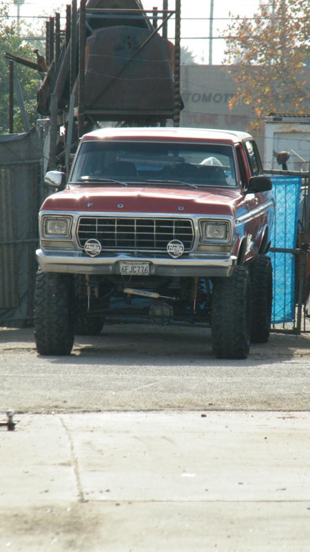 1978 Ford Bronco - This lifted 1978 Ford Bronco is shown from the front, its prominent grille and large off-road tires.