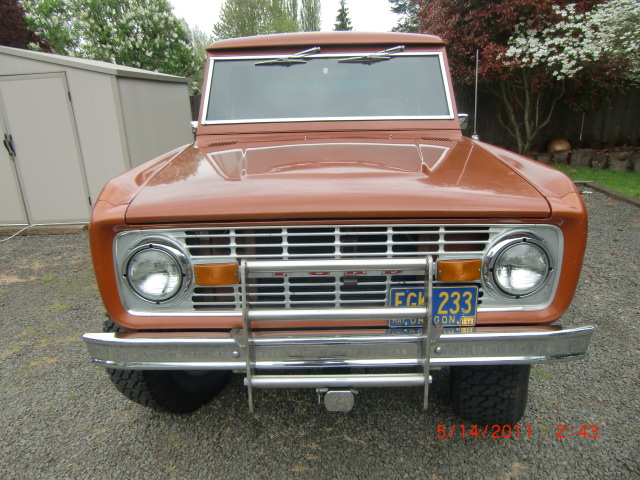 1973 Ford Bronco front grille and bumper with license plate FGH 233
