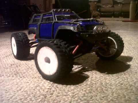 2011 Ford 427 - This remote-controlled monster truck features oversized tires and a protective roll cage.