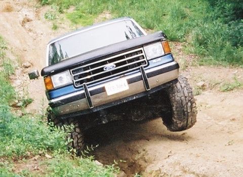 1990 Ford Bronco - I lost my momentum, and slid into this little ditch!