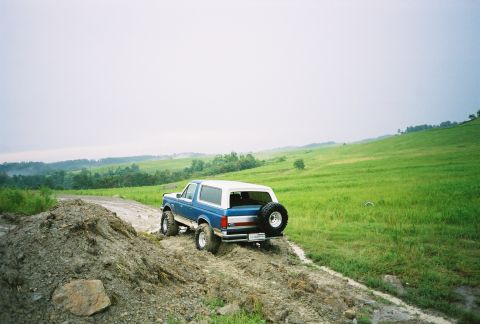 1990 Ford Bronco - So I went to his rescue, but my 4WD went out, and I got stuck too.