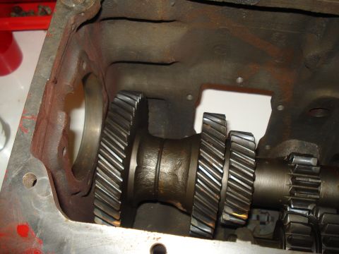 1991 Ford Bronco - Close-up view of the internal gears within a vehicle's transfer case.