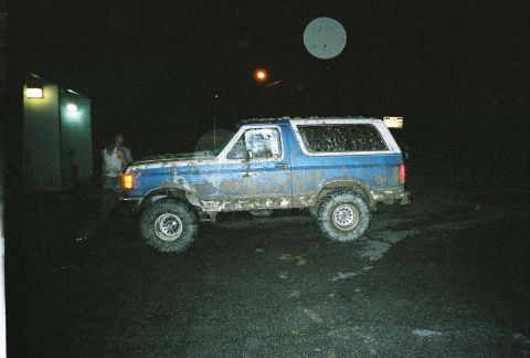 1990 Ford Bronco - This muddy 1990 Ford Bronco appears to have been off-roading.