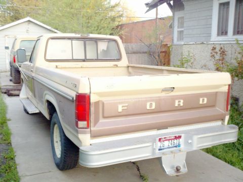 1985 Ford F-250 “TWO TONE TURD”