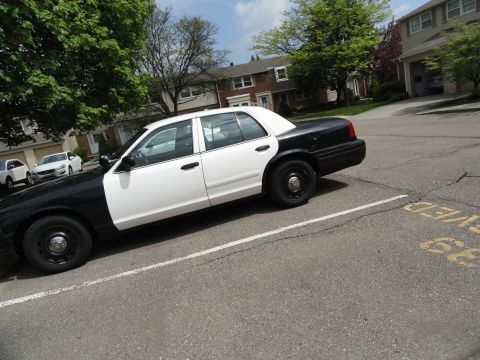 2005 Ford Crown Victoria photo
