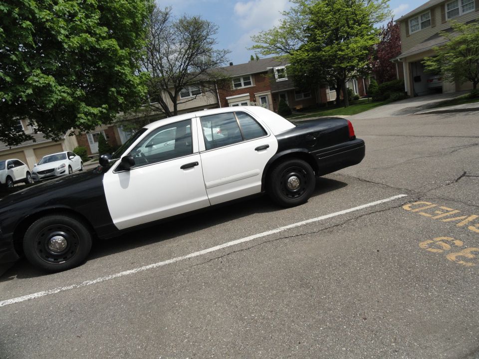 2005 Ford Crown Victoria “Night Hawk”