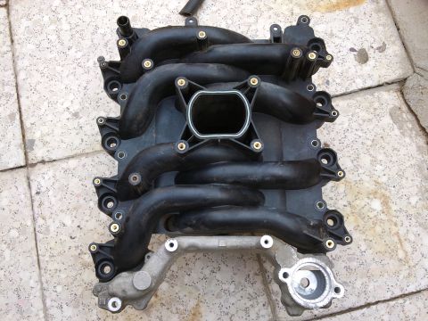 1998 Ford Crown Victoria - This is an intake manifold, not a 1998 Ford Crown Victoria.