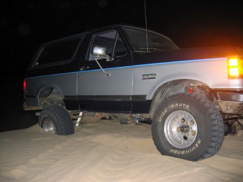 1989 Ford Bronco - sand crawling