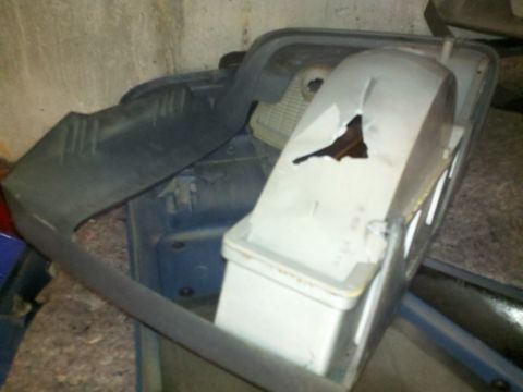 1979 Ford Bronco - This damaged vehicle part is not a 1979 Ford Bronco.