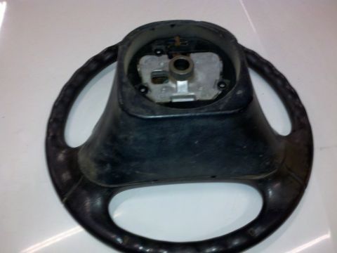 1979 Ford Bronco - A close-up view of a vehicle's steering wheel, showing its internal mounting mechanism.