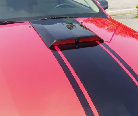 2007 Ford Mustang - Close-up of a 2007 Ford Mustang hood racing stripes and a functional hood scoop.