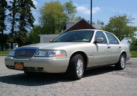2004 Mercury Grand Marquis photo