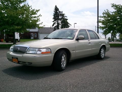 2004 Mercury Grand Marquis photo