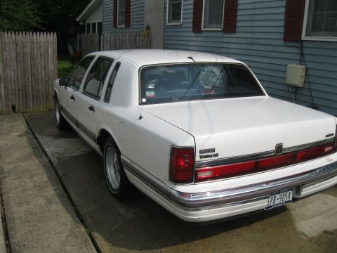 1990 Lincoln Town Car photo