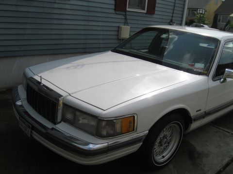 1990 Lincoln Town Car photo