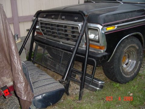 1989 Ford Bronco - Found a factory rollbar today...