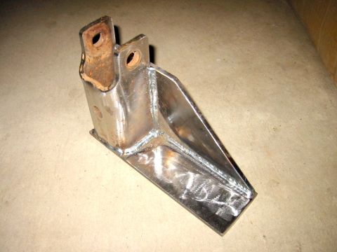 1985 Ford Bronco - upper trac bar mount using the stock 78-79 bracket
