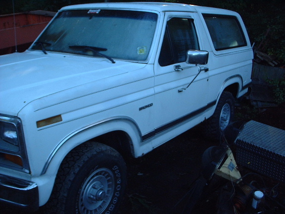 White 1978 Ford Bronco, 3/4 front view