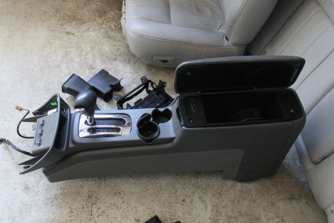 2003 Ford Crown Victoria - this is what we will be installing, read the guide in its entirety.