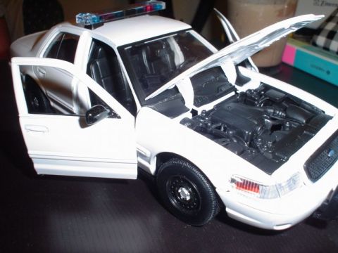 1998 Ford Crown Victoria - My First Mini tricky Vicky Model project whited out version